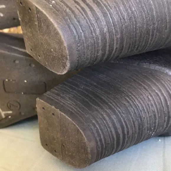 Arizona Jeans dark gray zip up block heel round toe quilted ankle booties size 7 - Picture 6 of 14